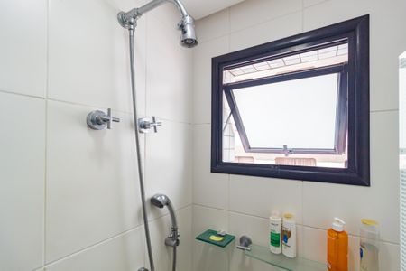 Apartamento à venda com 186m², 3 quartos e 4 vagas Apartamento à venda com 186m², 3 quartos e 4 vagasDetalhe Banheiro - Suíte 1