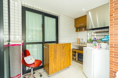 Apartamento à venda com 186m², 3 quartos e 4 vagas Apartamento à venda com 186m², 3 quartos e 4 vagasVaranda