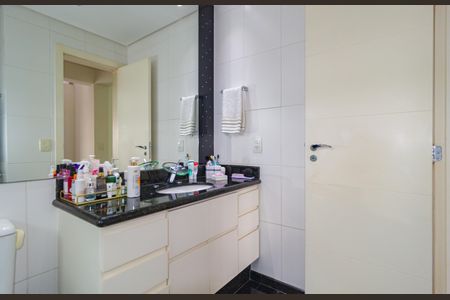 Apartamento à venda com 186m², 3 quartos e 4 vagas Apartamento à venda com 186m², 3 quartos e 4 vagasBanheiro - Suíte 3