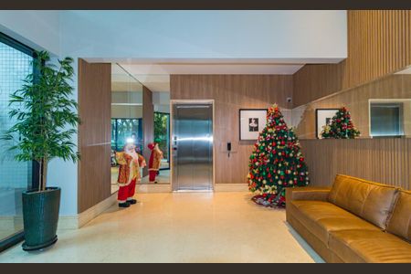 Apartamento à venda com 186m², 3 quartos e 4 vagas Apartamento à venda com 186m², 3 quartos e 4 vagasHall social