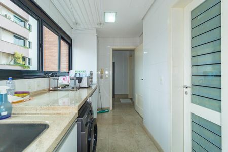 Apartamento à venda com 186m², 3 quartos e 4 vagas Apartamento à venda com 186m², 3 quartos e 4 vagasÁrea de Serviço