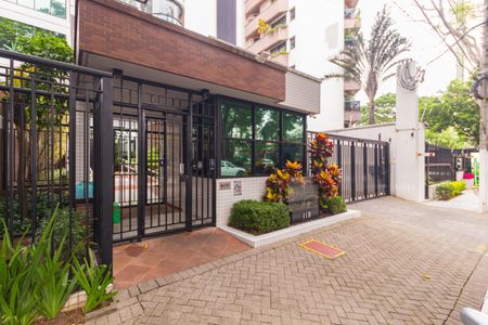 Apartamento à venda com 186m², 3 quartos e 4 vagas Apartamento à venda com 186m², 3 quartos e 4 vagasFachada