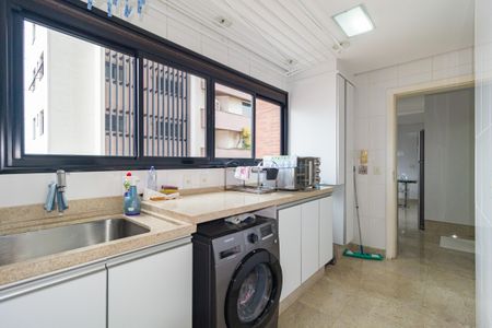 Apartamento à venda com 186m², 3 quartos e 4 vagas Apartamento à venda com 186m², 3 quartos e 4 vagasÁrea de Serviço