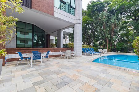 Apartamento à venda com 186m², 3 quartos e 4 vagas Apartamento à venda com 186m², 3 quartos e 4 vagasPiscina