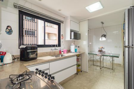 Apartamento à venda com 186m², 3 quartos e 4 vagas Apartamento à venda com 186m², 3 quartos e 4 vagasCozinha