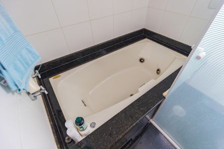 Apartamento à venda com 186m², 3 quartos e 4 vagas Apartamento à venda com 186m², 3 quartos e 4 vagasDetalhe Banheiro - Suíte 3