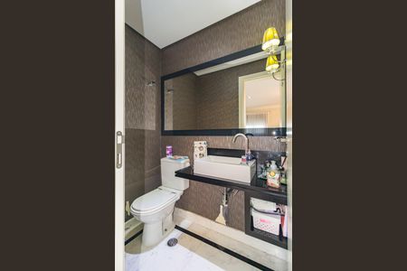 Apartamento à venda com 186m², 3 quartos e 4 vagas Apartamento à venda com 186m², 3 quartos e 4 vagasLavabo