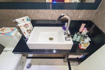 Apartamento à venda com 186m², 3 quartos e 4 vagas Apartamento à venda com 186m², 3 quartos e 4 vagasDetalhe - Lavabo