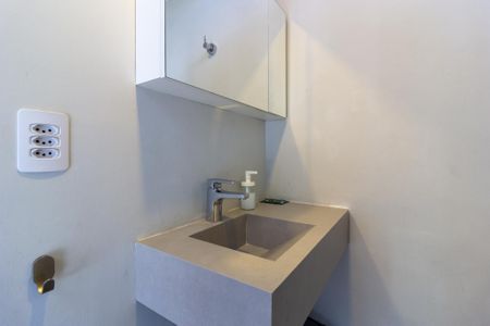 Apartamento para alugar com 78m², 2 quartos e 1 vaga Apartamento para alugar com 78m², 2 quartos e 1 vagaBanheiro da Suíte