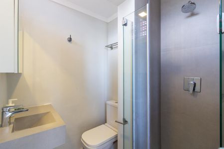 Apartamento para alugar com 78m², 2 quartos e 1 vaga Apartamento para alugar com 78m², 2 quartos e 1 vagaBanheiro da Suíte