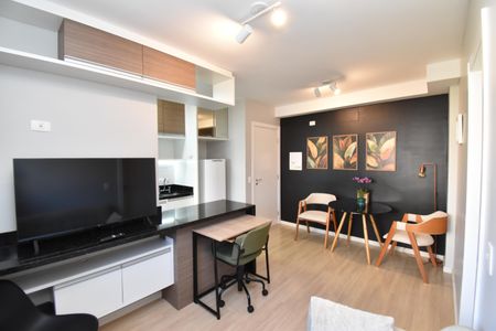 Sala de kitnet/studio para alugar com 1 quarto, 41m² em Juvevê, Curitiba
