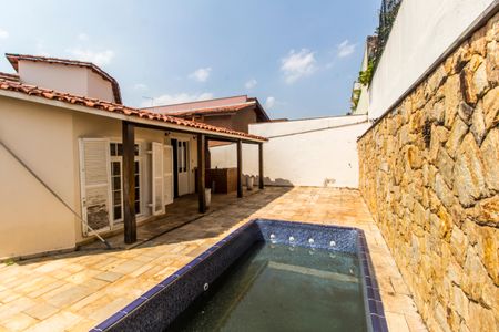 Casa de condomínio à venda com 260m², 4 quartos e 4 vagas Casa de condomínio à venda com 260m², 4 quartos e 4 vagasPiscina