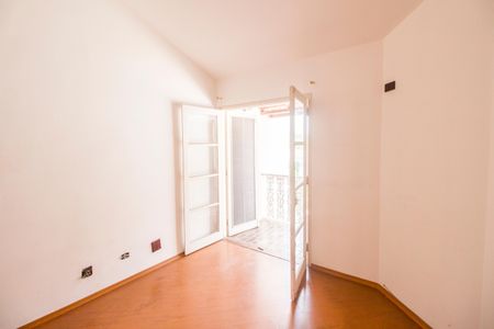 Casa de condomínio à venda com 260m², 4 quartos e 4 vagas Casa de condomínio à venda com 260m², 4 quartos e 4 vagasQuarto 3