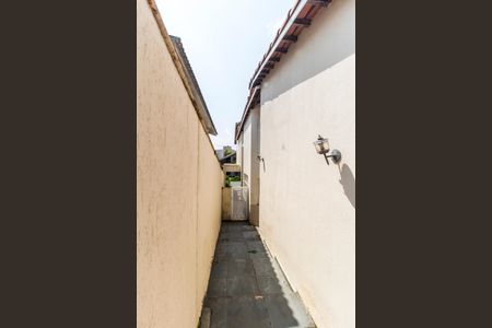 Casa de condomínio à venda com 260m², 4 quartos e 4 vagas Casa de condomínio à venda com 260m², 4 quartos e 4 vagasCorredor