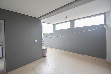 Casa à venda com 257m², 3 quartos e 5 vagasÁrea de Serviço