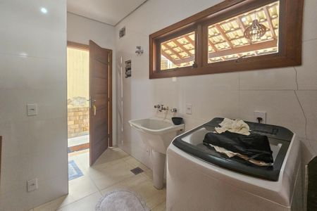 Casa para alugar com 420m², 3 quartos e 3 vagas Casa para alugar com 420m², 3 quartos e 3 vagasÁrea de serviço