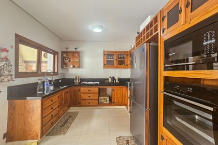 Casa para alugar com 420m², 3 quartos e 3 vagas Casa para alugar com 420m², 3 quartos e 3 vagascozinha