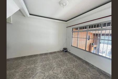 Casa à venda com 120m², 2 quartos e 2 vagas Casa à venda com 120m², 2 quartos e 2 vagasSala