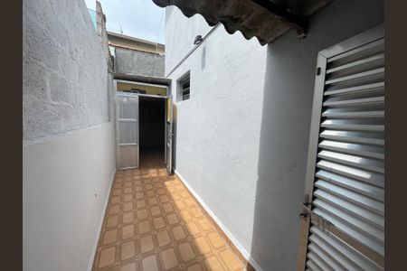 Casa à venda com 120m², 2 quartos e 2 vagas Casa à venda com 120m², 2 quartos e 2 vagasCorredor externo