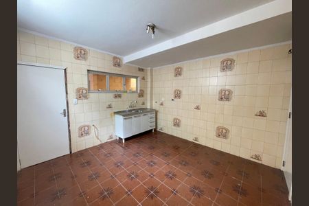 Casa à venda com 120m², 2 quartos e 2 vagas Casa à venda com 120m², 2 quartos e 2 vagasCozinha