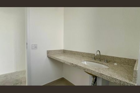 Apartamento à venda com 86m², 2 quartos e 1 vaga Apartamento à venda com 86m², 2 quartos e 1 vagaBanheiro da Suíte 2