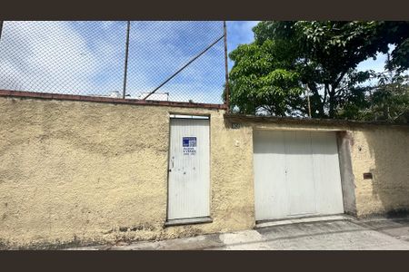 Casa para alugar com 1199m², 2 quartos e 4 vagas Casa para alugar com 1199m², 2 quartos e 4 vagasFachada
