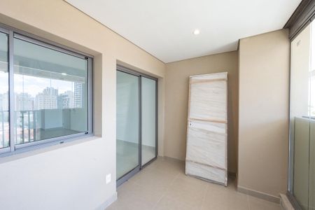 Studio para alugar com 40m², 1 quarto e sem vaga Studio para alugar com 40m², 1 quarto e sem vagaVaranda
