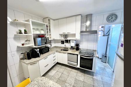 Apartamento à venda com 95m², 4 quartos e 1 vagaCozinha