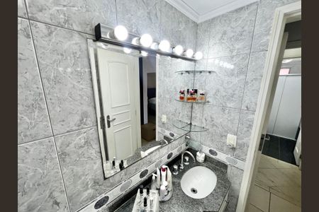 Apartamento à venda com 95m², 4 quartos e 1 vagaBanheiro da Suíte