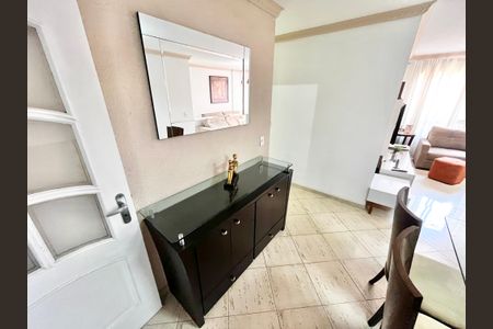 Apartamento à venda com 95m², 4 quartos e 1 vagaSala