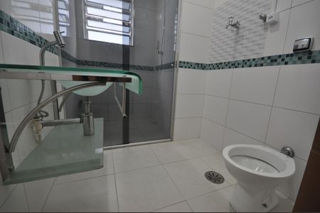 Banheiro de kitnet/studio para alugar com 2 quartos, 22m² em Jardim Brasil, São Paulo