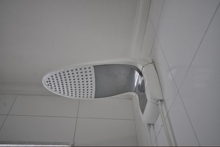 Banheiro de kitnet/studio para alugar com 2 quartos, 22m² em Jardim Brasil, São Paulo