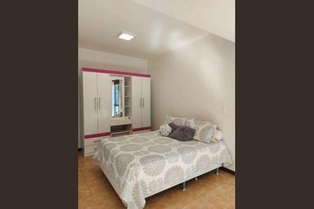 Casa à venda com 4 quartos, 242m² em Várzea das Moças, Niterói