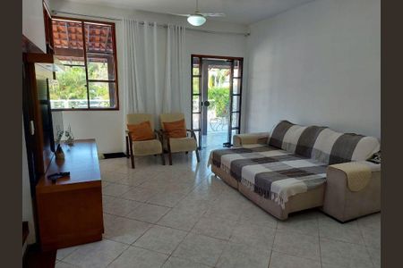 Casa à venda com 4 quartos, 242m² em Várzea das Moças, Niterói