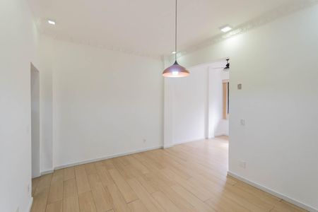 Apartamento à venda com 68m², 2 quartos e 1 vagaSala