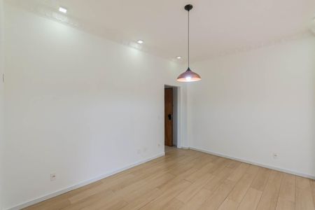 Apartamento à venda com 68m², 2 quartos e 1 vagaSala