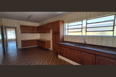 Casa à venda com 157m², 3 quartos e 2 vagasCozinha 