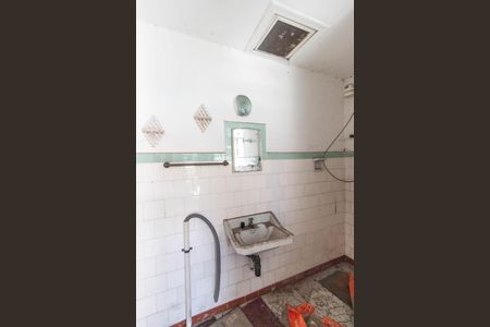 Casa à venda com 400m², 2 quartos e 2 vagasBanheiro de serviço