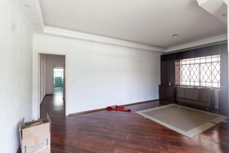 Casa à venda com 400m², 2 quartos e 2 vagasSala