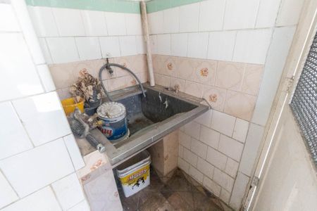 Casa à venda com 400m², 2 quartos e 2 vagasÁrea de serviço