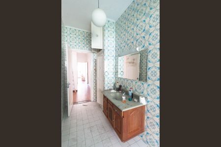 Casa à venda com 400m², 2 quartos e 2 vagasBanheiro