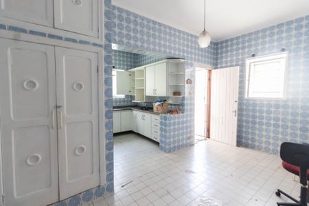 Casa à venda com 400m², 2 quartos e 2 vagasCozinha