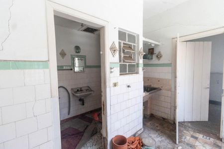 Casa à venda com 400m², 2 quartos e 2 vagasÁrea de serviço