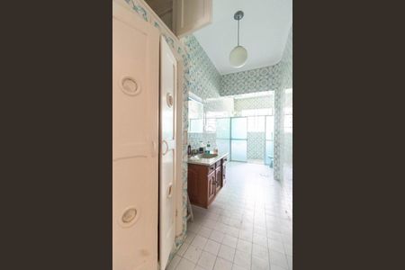 Casa à venda com 400m², 2 quartos e 2 vagasBanheiro