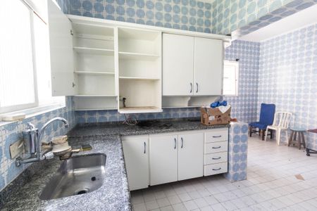 Casa à venda com 400m², 2 quartos e 2 vagasCozinha