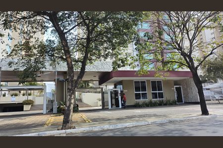 Apartamento para alugar com 99m², 3 quartos e 2 vagas Apartamento para alugar com 99m², 3 quartos e 2 vagasFachada e portaria