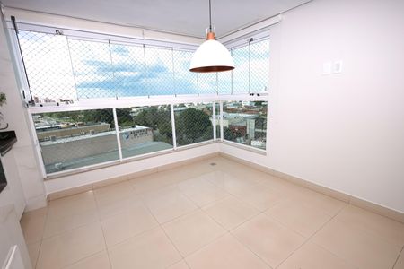 Apartamento para alugar com 99m², 3 quartos e 2 vagasVaranda