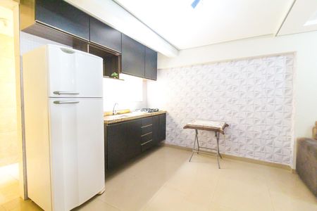 Sala/Cozinha de apartamento para alugar com 2 quartos, 39m² em Cidade Antônio Estêvão de Carvalho, São Paulo