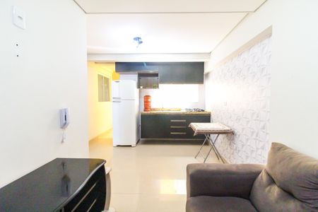 Sala/Cozinha de apartamento para alugar com 2 quartos, 39m² em Cidade Antônio Estêvão de Carvalho, São Paulo