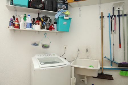 Casa à venda com 122m², 2 quartos e 1 vagaÁrea de Serviço